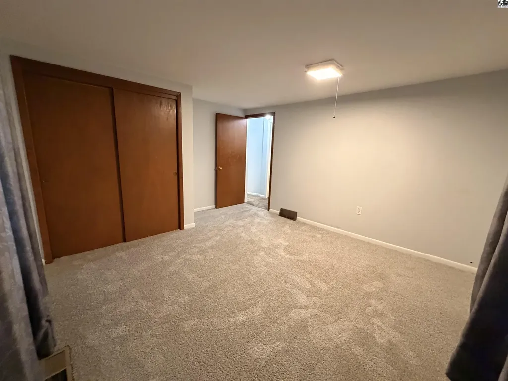 1012 E 2nd Avenue Hutchinson KS 67501