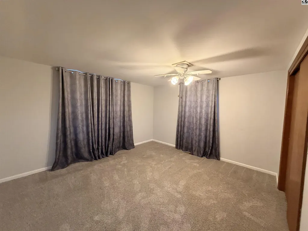 1012 E 2nd Avenue Hutchinson KS 67501