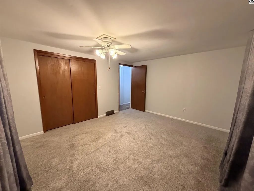 1012 E 2nd Avenue Hutchinson KS 67501