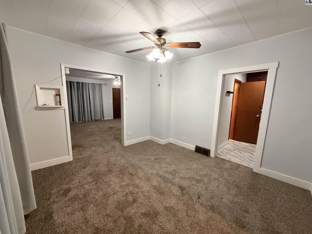 1012 E 2nd Avenue Hutchinson KS 67501