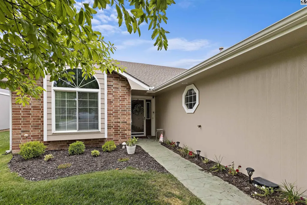 340 Kisiwa Village Road Hutchinson KS 67502
