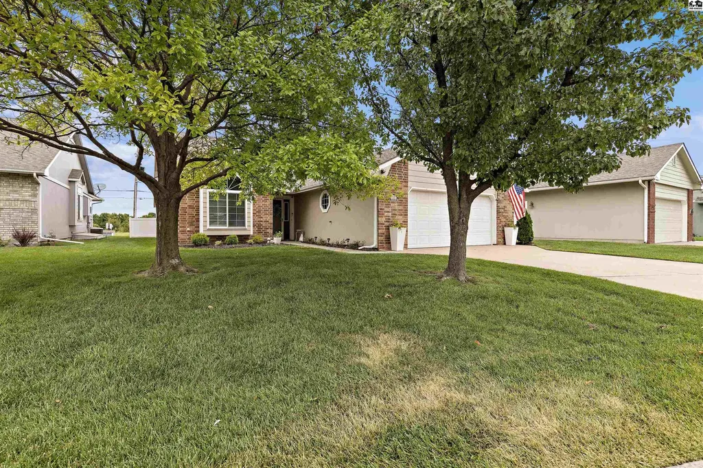 340 Kisiwa Village Road Hutchinson KS 67502