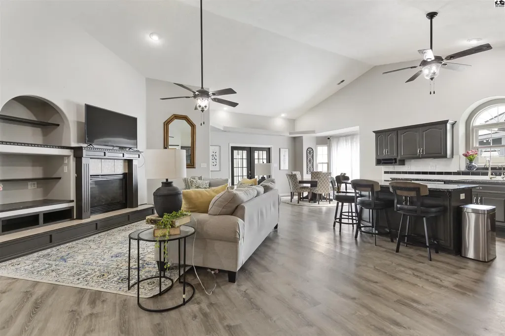 340 Kisiwa Village Road Hutchinson KS 67502