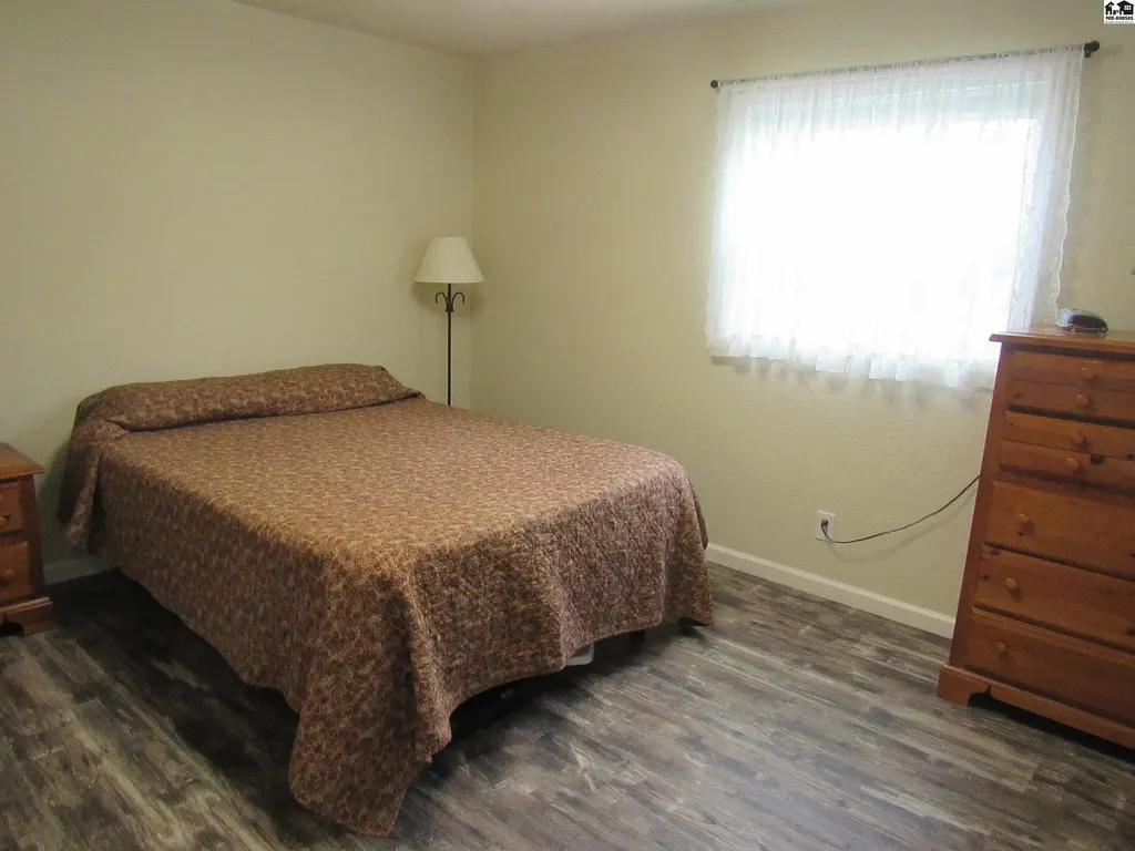 1910 James Street Hutchinson KS 67502