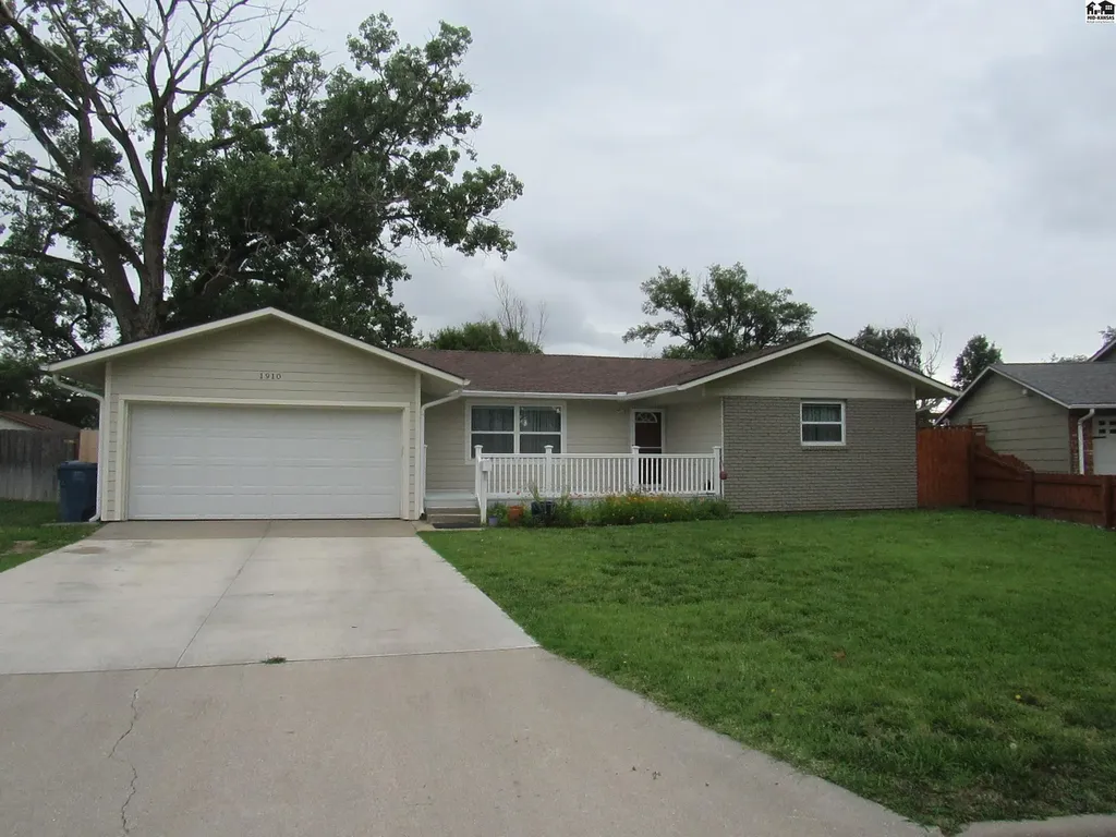 1910 James Street Hutchinson KS 67502