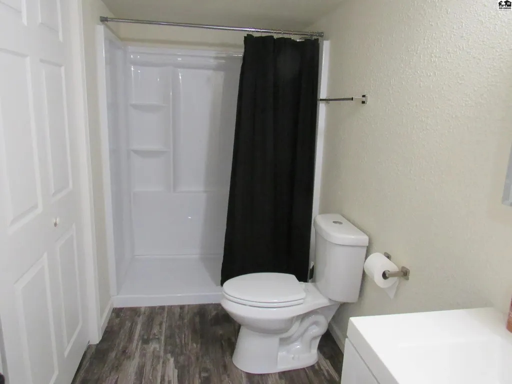 1910 James Street Hutchinson KS 67502