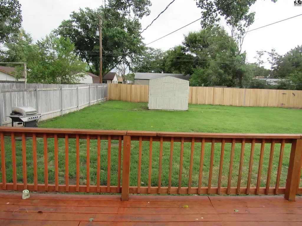 1910 James Street Hutchinson KS 67502