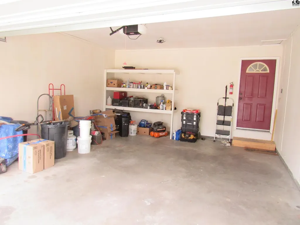 1910 James Street Hutchinson KS 67502
