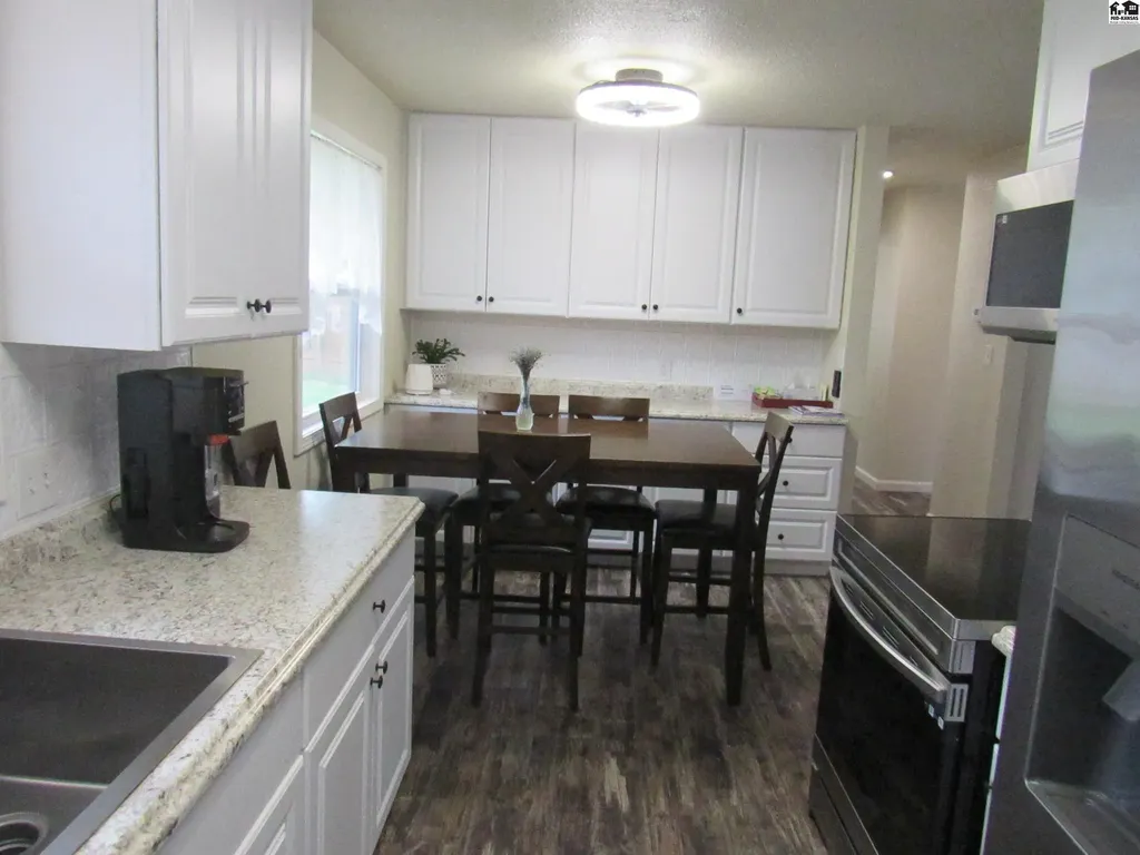 1910 James Street Hutchinson KS 67502