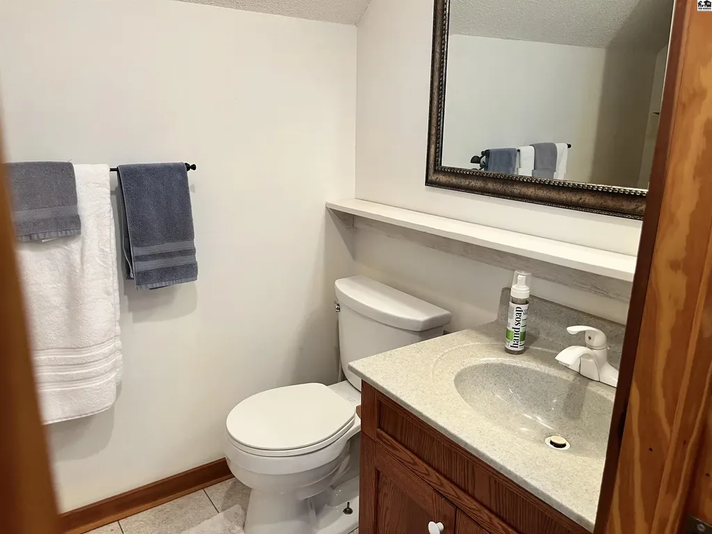 6435 S Halstead Road Halstead KS 67056