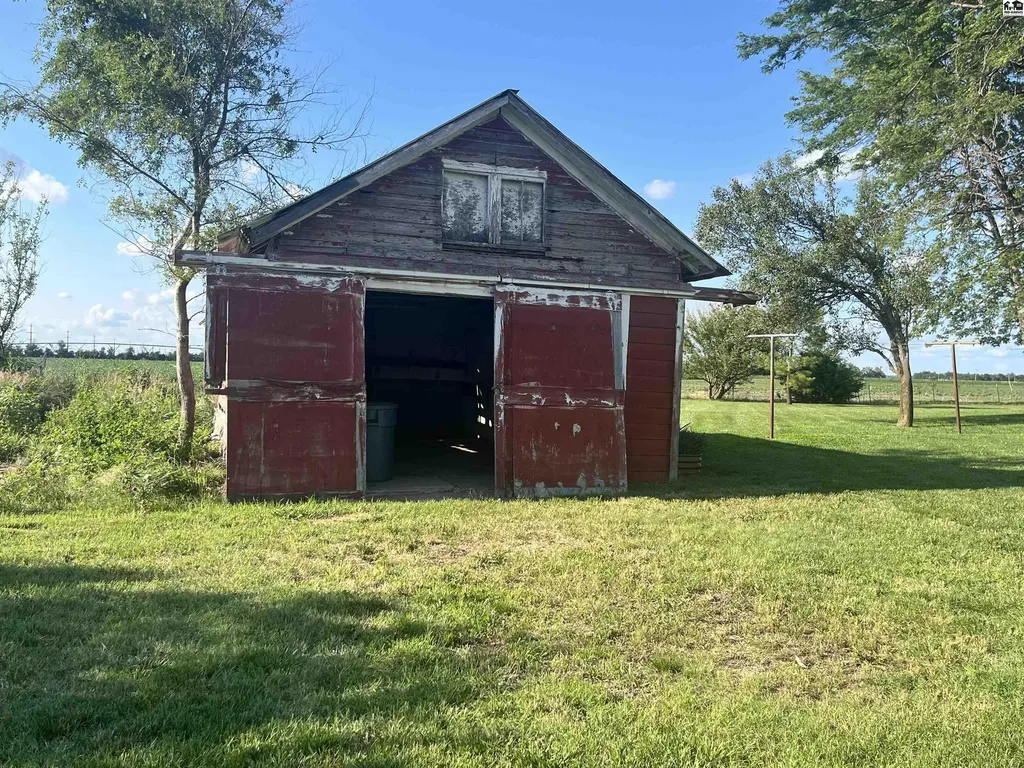 6435 S Halstead Road Halstead KS 67056
