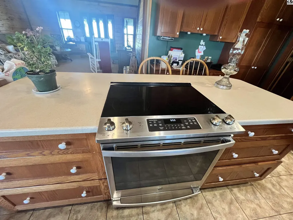 6435 S Halstead Road Halstead KS 67056