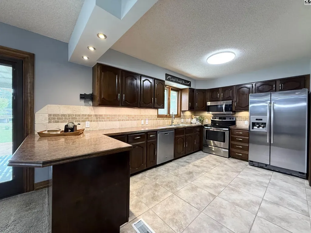 6 Banyard Drive South Hutchinson KS 67505