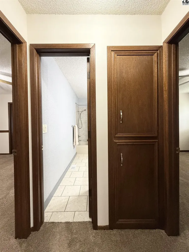 6 Banyard Drive South Hutchinson KS 67505