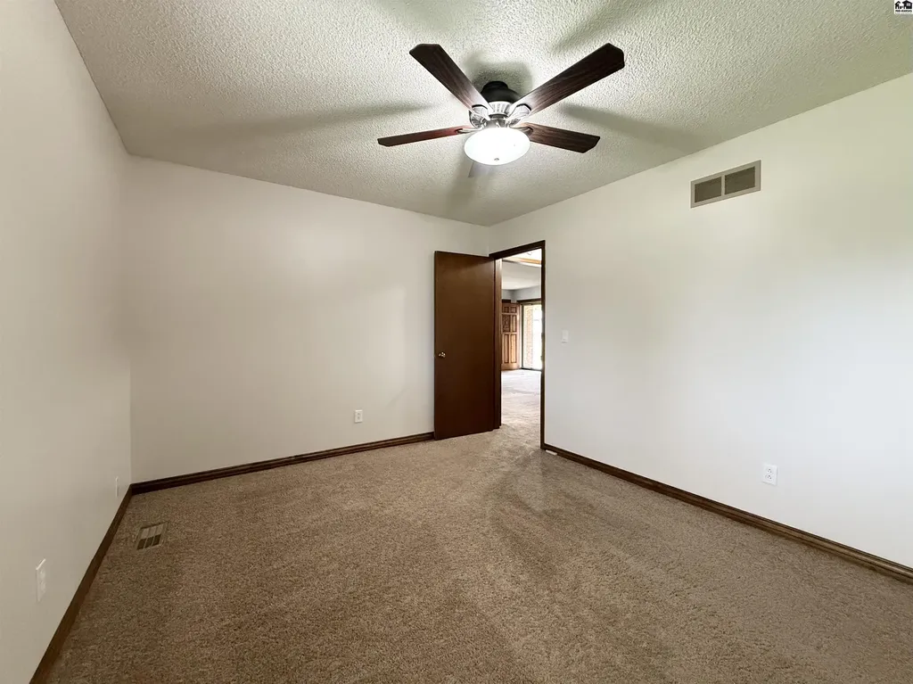 6 Banyard Drive South Hutchinson KS 67505