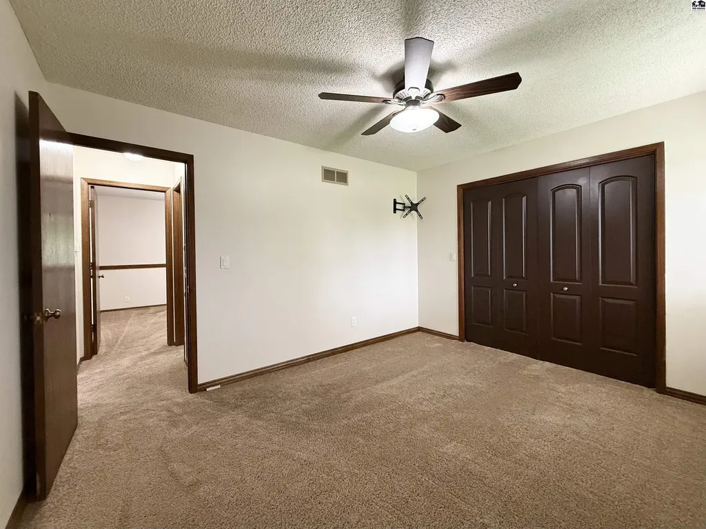 6 Banyard Drive South Hutchinson KS 67505
