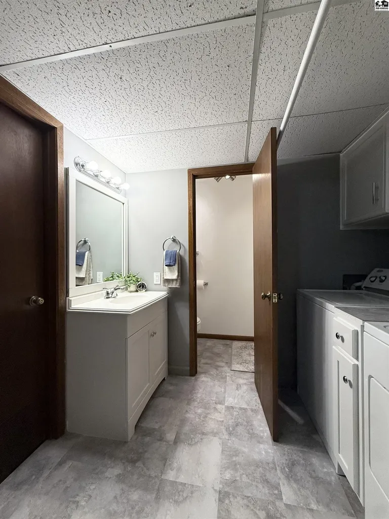 6 Banyard Drive South Hutchinson KS 67505