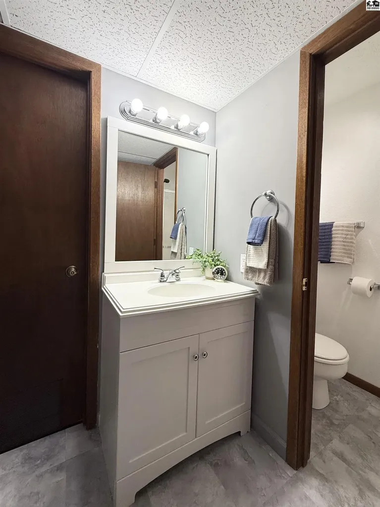 6 Banyard Drive South Hutchinson KS 67505