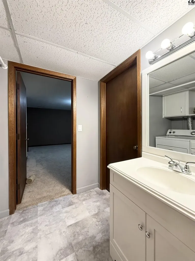 6 Banyard Drive South Hutchinson KS 67505
