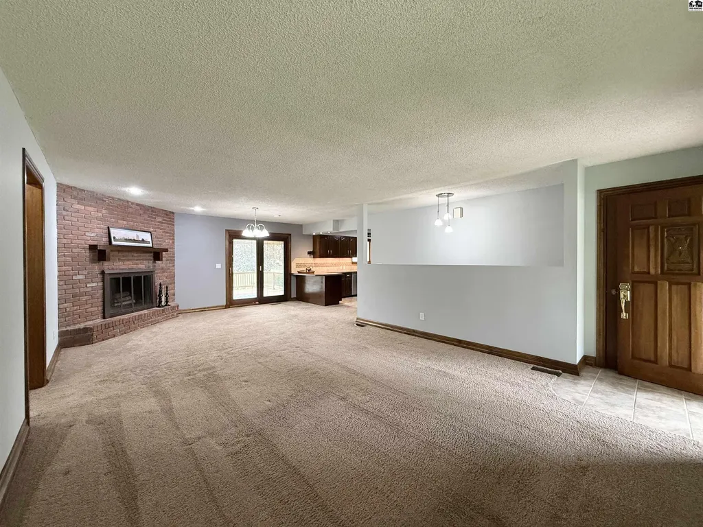 6 Banyard Drive South Hutchinson KS 67505