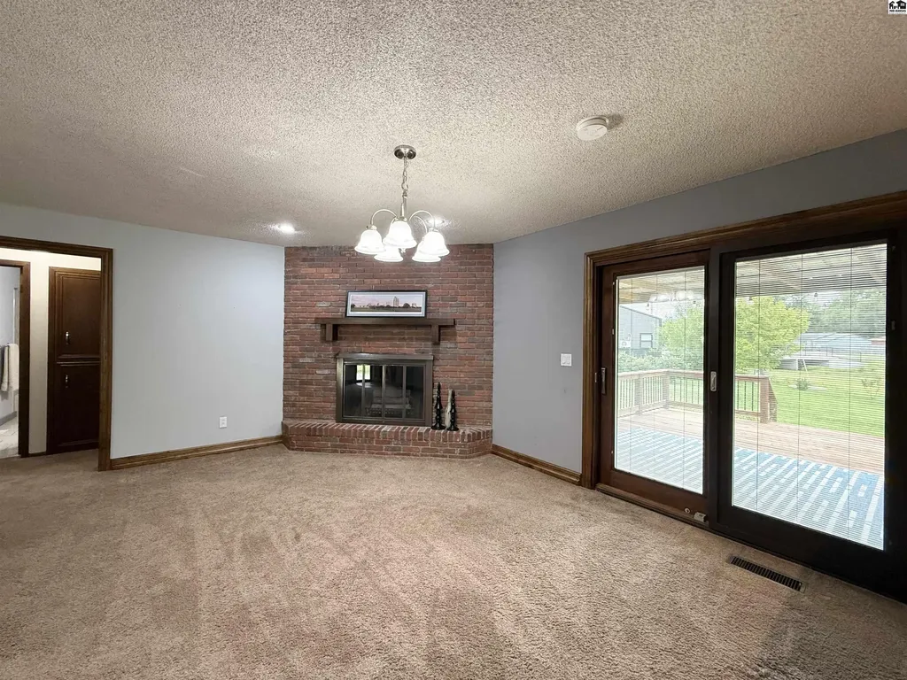 6 Banyard Drive South Hutchinson KS 67505