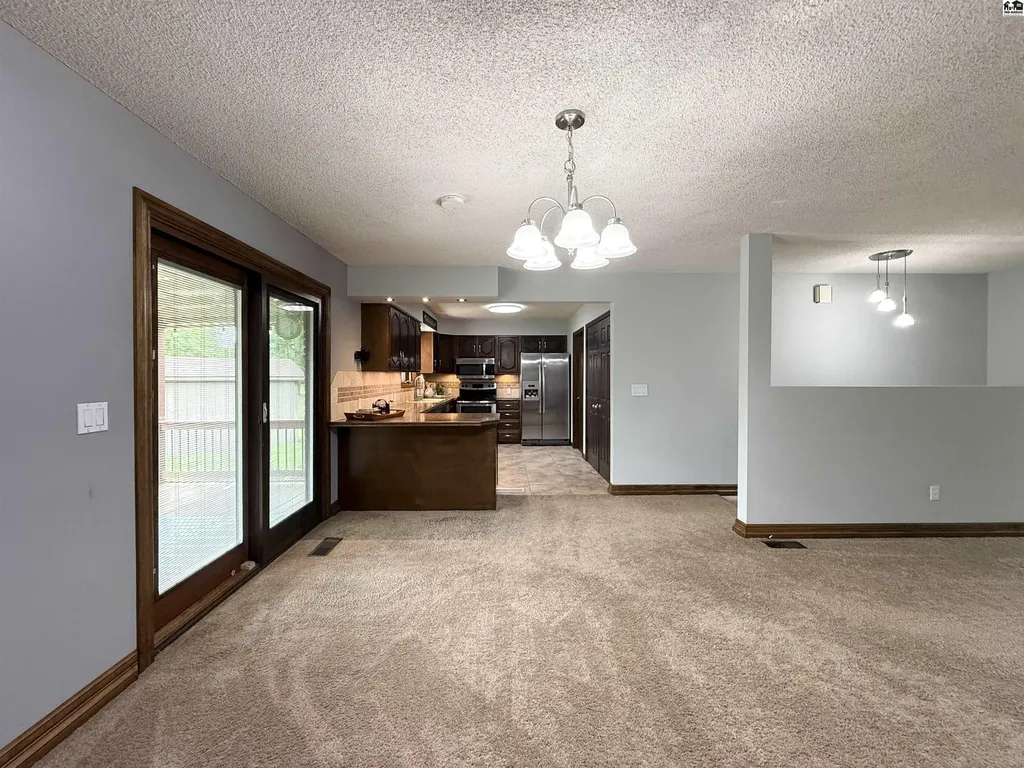 6 Banyard Drive South Hutchinson KS 67505