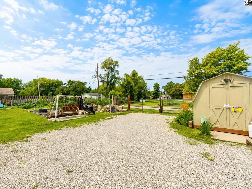 617 N Star Street Hutchinson KS 67501