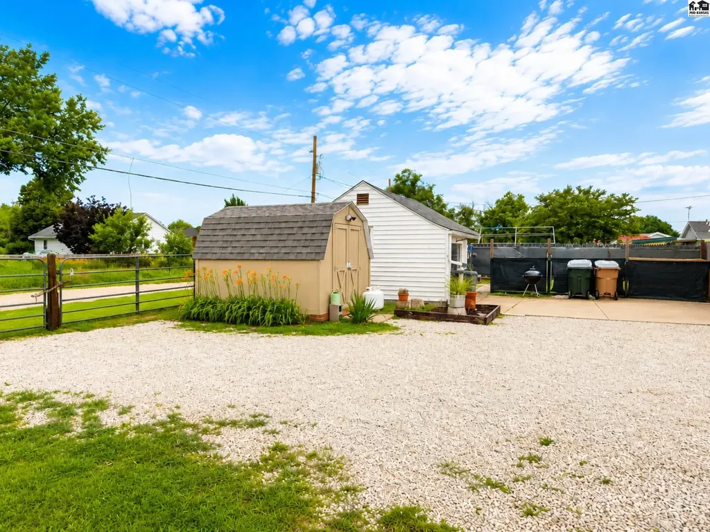 617 N Star Street Hutchinson KS 67501