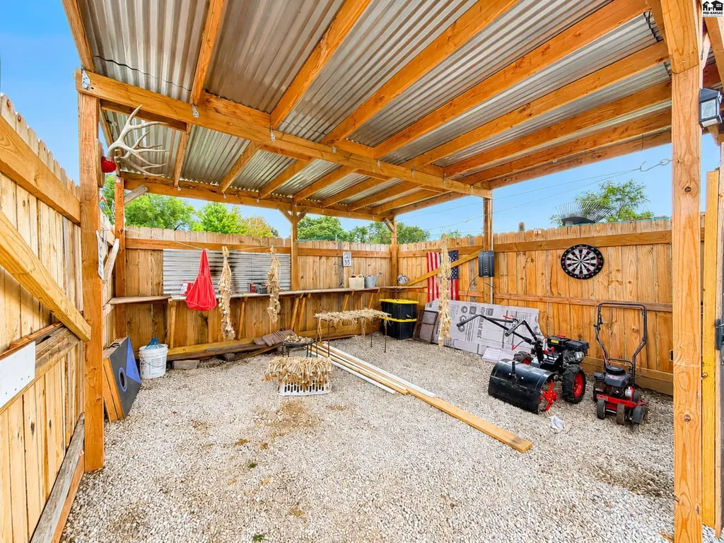 617 N Star Street Hutchinson KS 67501