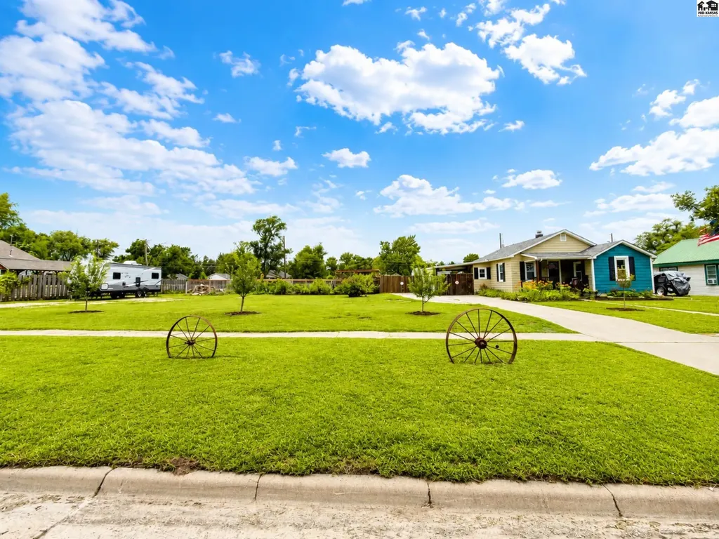 617 N Star Street Hutchinson KS 67501