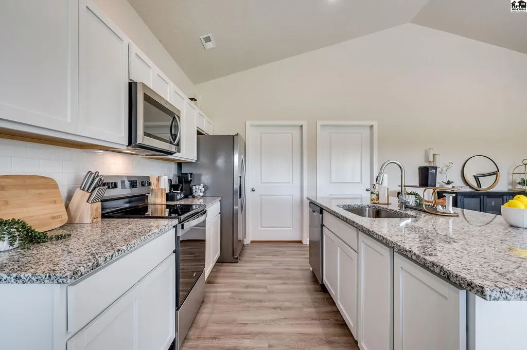 1037 Clubhouse Drive Mcpherson KS 67460