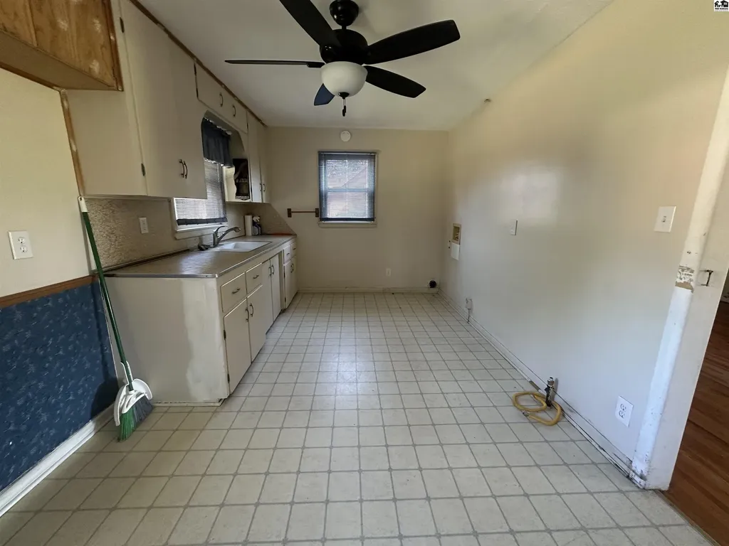 7 S Elm Street South Hutchinson KS 67505