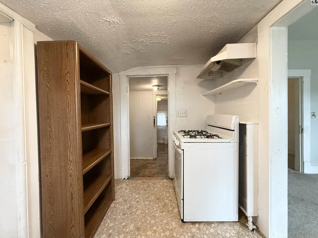 326 N Chemical Street Hutchinson KS 67501