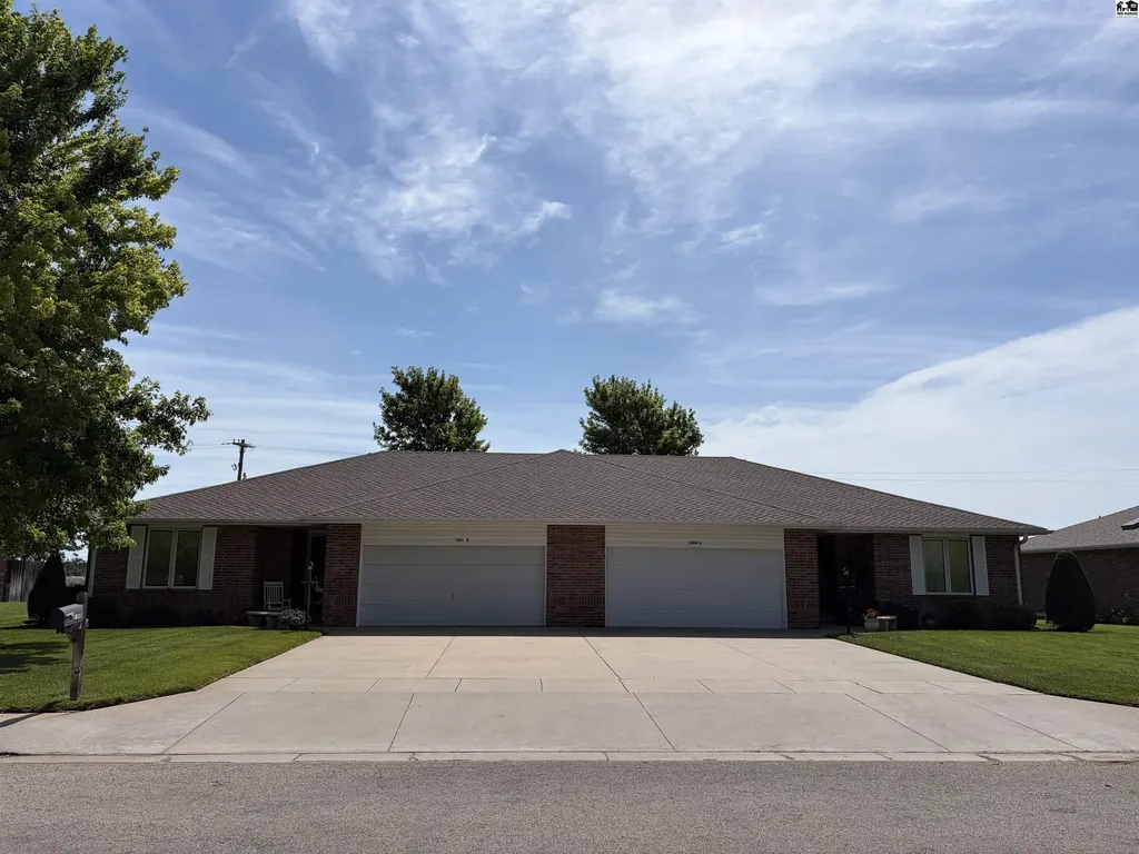 2804 Nottingham Drive Hutchinson KS 67502