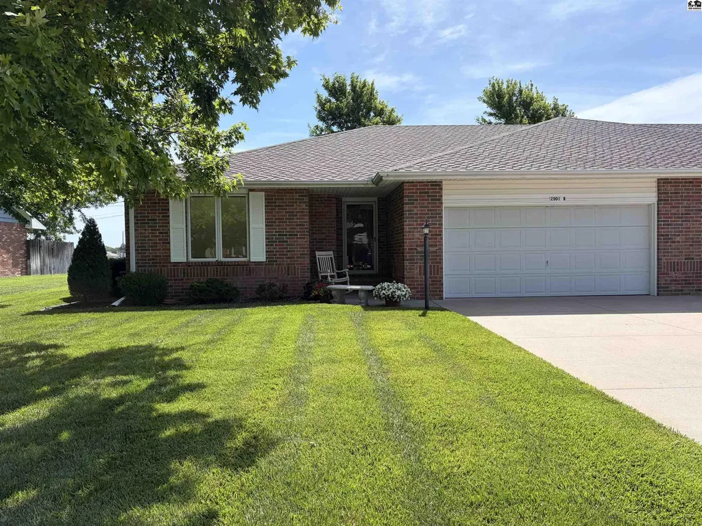 2804 Nottingham Drive Hutchinson KS 67502