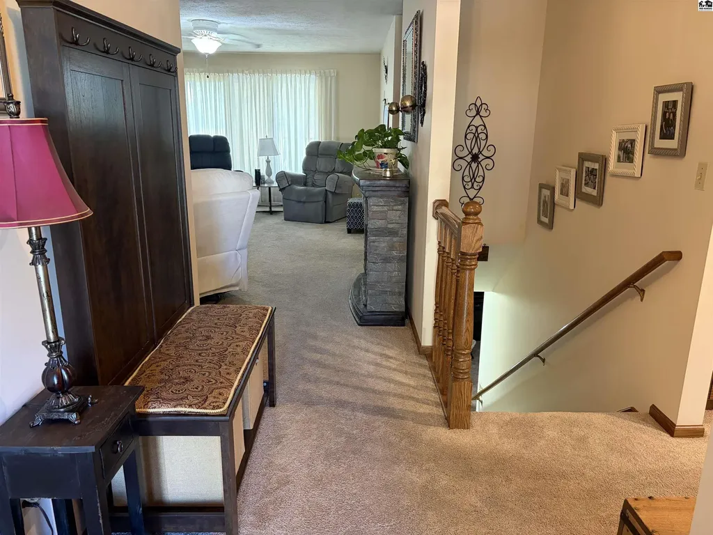 2804 Nottingham Drive Hutchinson KS 67502
