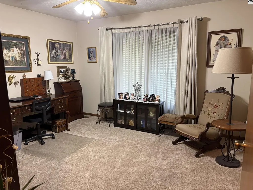2804 Nottingham Drive Hutchinson KS 67502