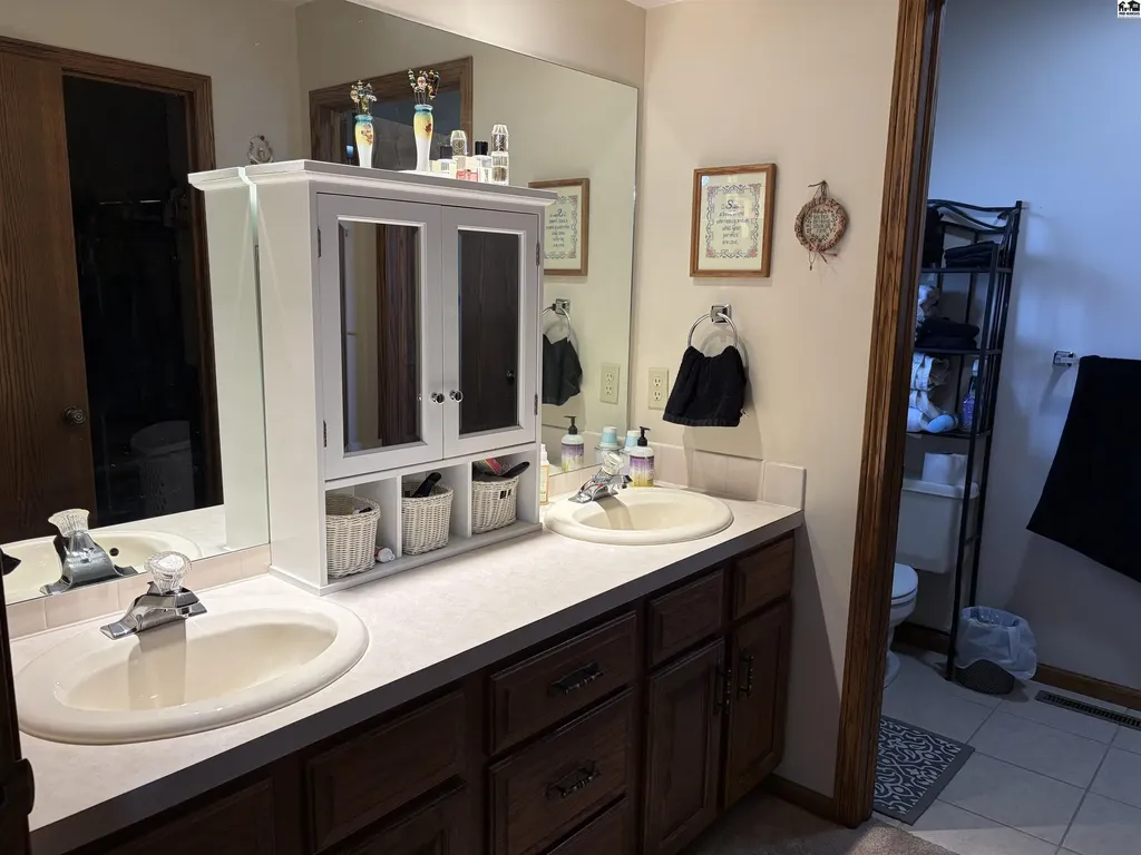 2804 Nottingham Drive Hutchinson KS 67502