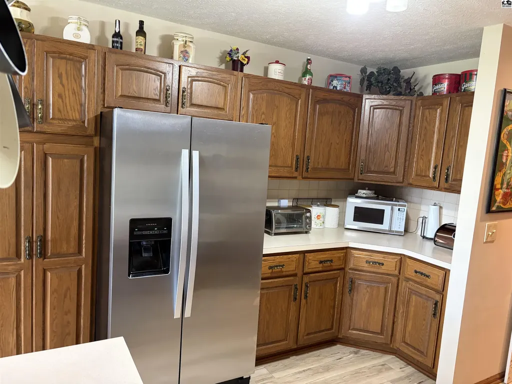 2804 Nottingham Drive Hutchinson KS 67502