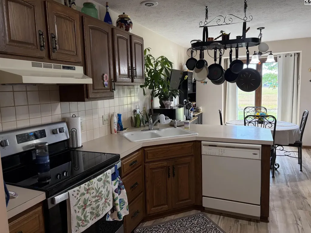 2804 Nottingham Drive Hutchinson KS 67502