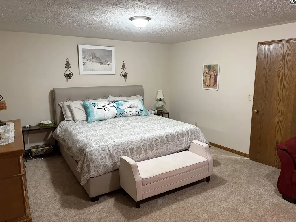 2804 Nottingham Drive Hutchinson KS 67502