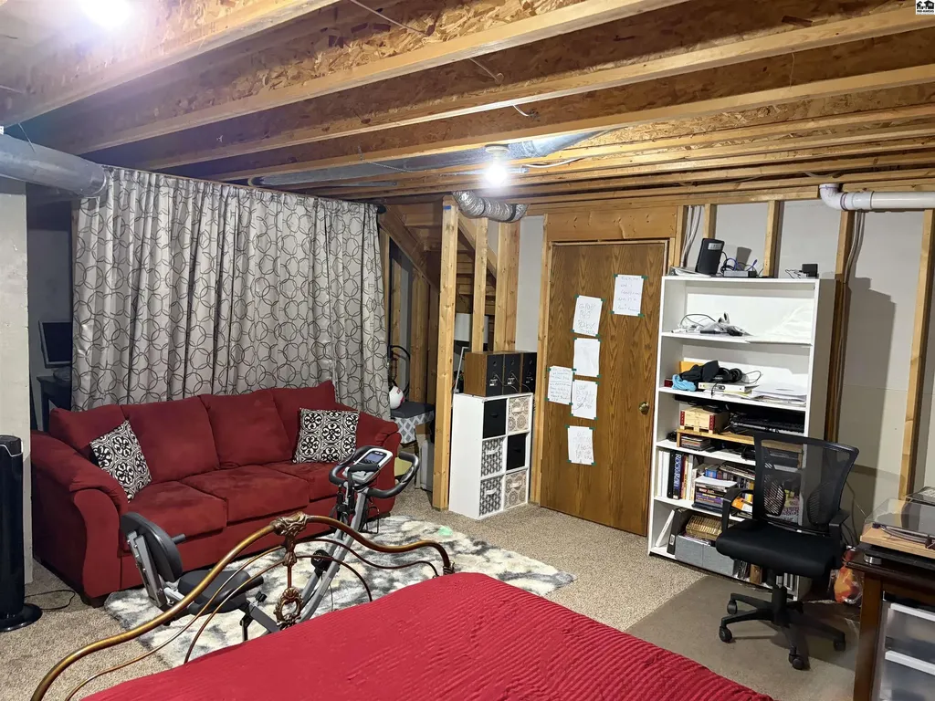 2804 Nottingham Drive Hutchinson KS 67502