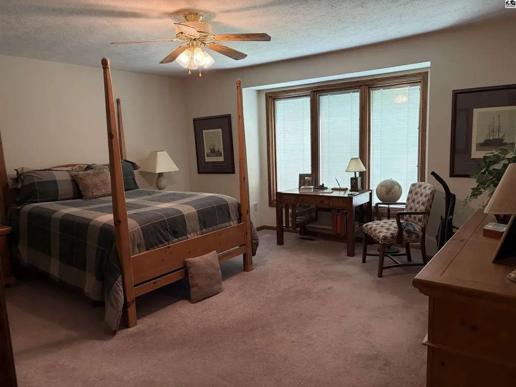 2804 Nottingham Drive Hutchinson KS 67502