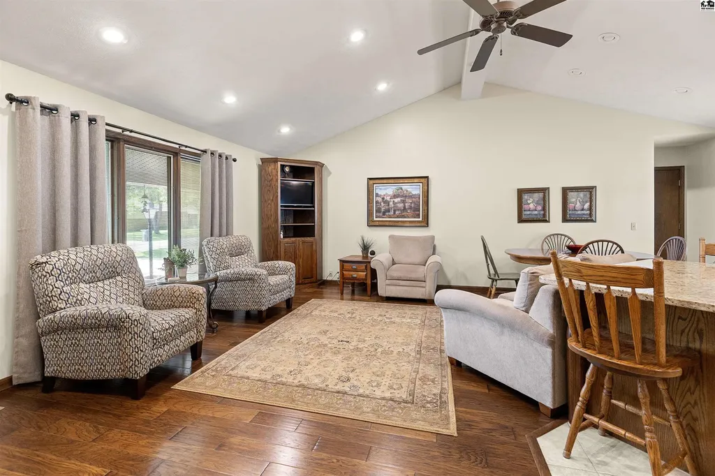 7204 N. Madison Street Hutchinson KS 67502