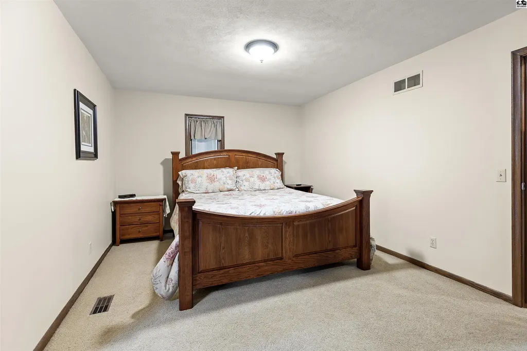 7204 N. Madison Street Hutchinson KS 67502