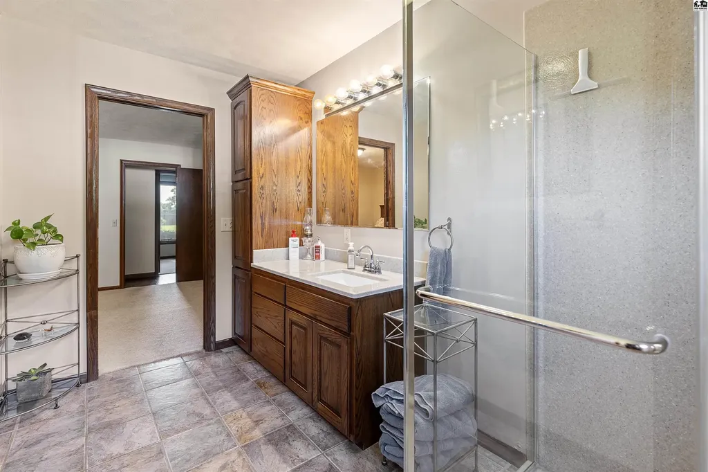 7204 N. Madison Street Hutchinson KS 67502