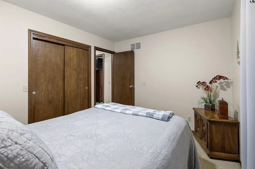 7204 N. Madison Street Hutchinson KS 67502