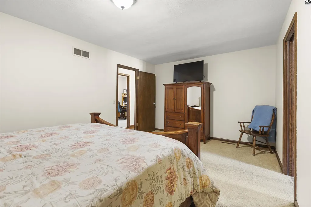 7204 N. Madison Street Hutchinson KS 67502
