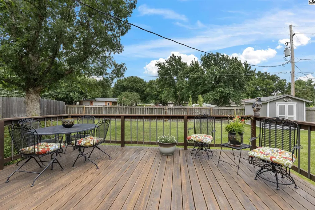 7204 N. Madison Street Hutchinson KS 67502