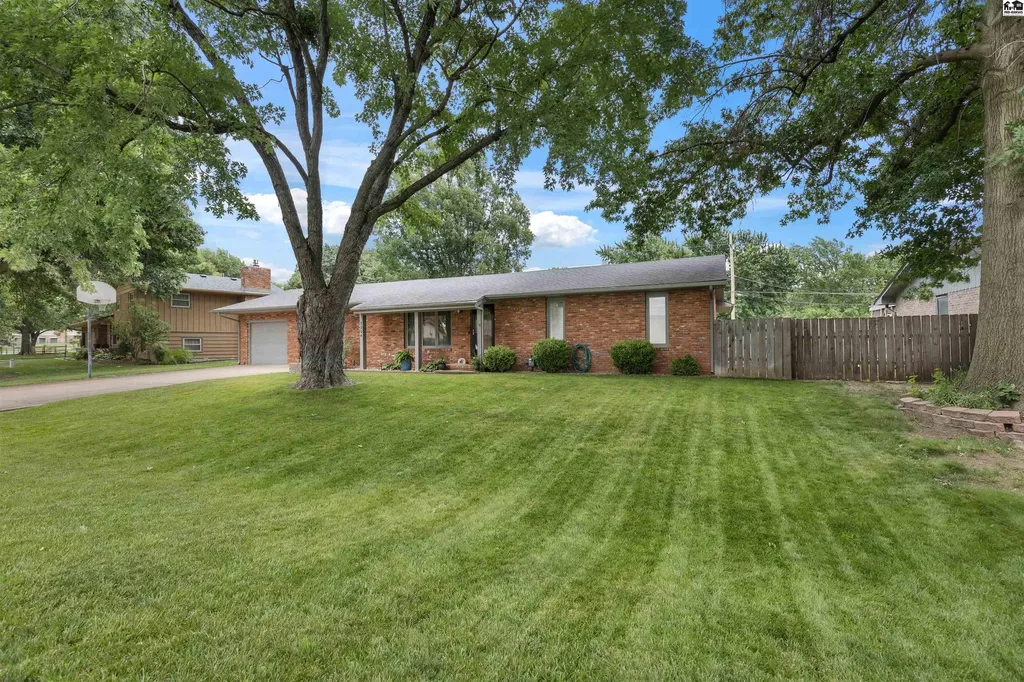 7204 N. Madison Street Hutchinson KS 67502